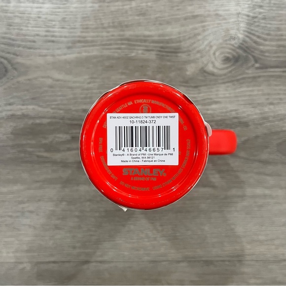 Stanley Quencher 40 OZ Tumbler (Candy Cane Twist) - Picture 7 of 8